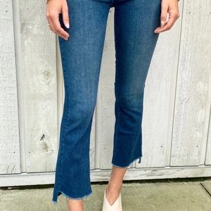 Mother insider crop step fray